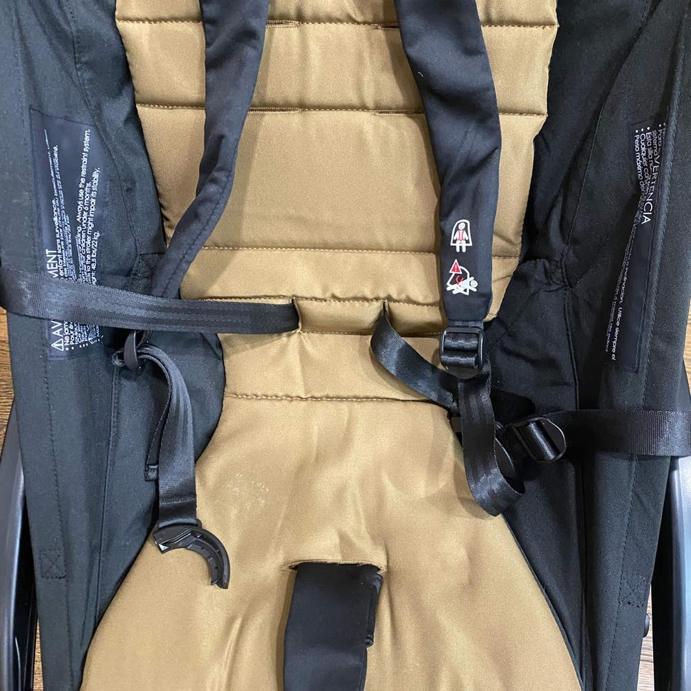 Babyzen Yoyo 2 Stroller & 6+ Color Pack Bundle Black w/ Toffee Floor Sample. - Picture 9 of 13